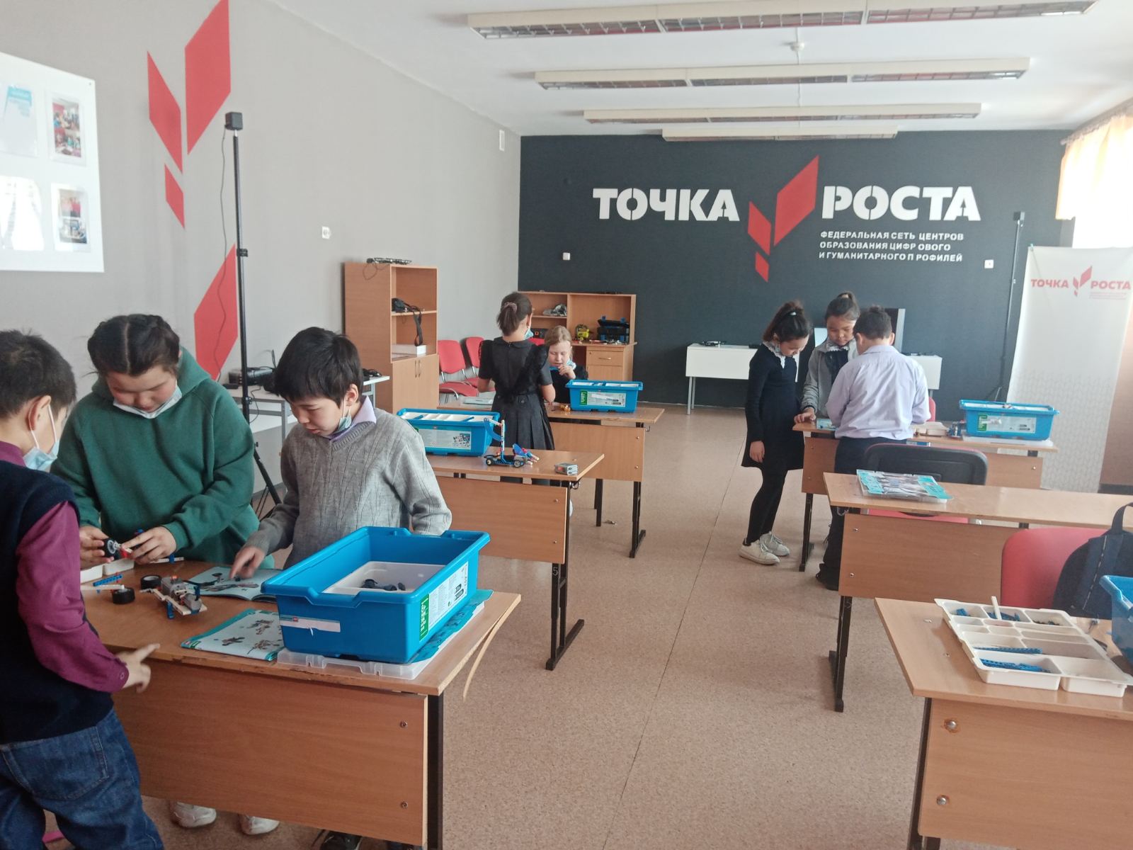 Собираем роботов.